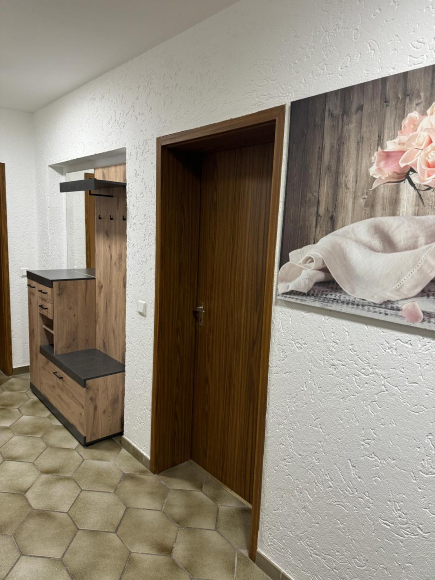 Laras Voll Ausgestattete Gartenwohnung Mit Wlan Und Tv Werne Экстерьер фото